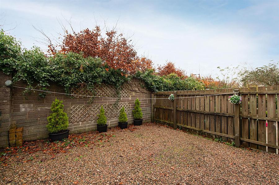 5 Summerhill Green