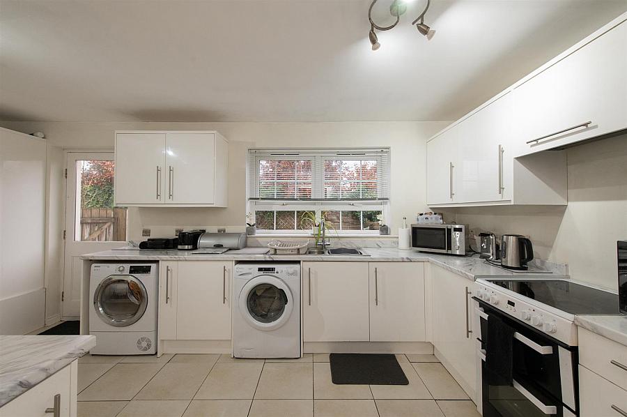5 Summerhill Green