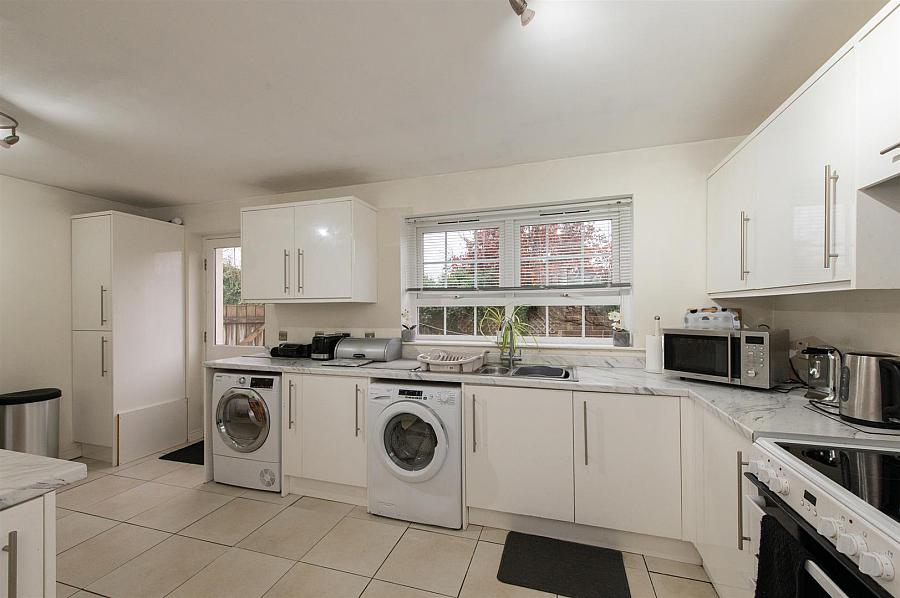5 Summerhill Green