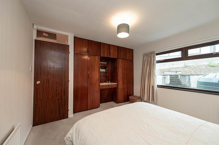 2 Blackbridge Road