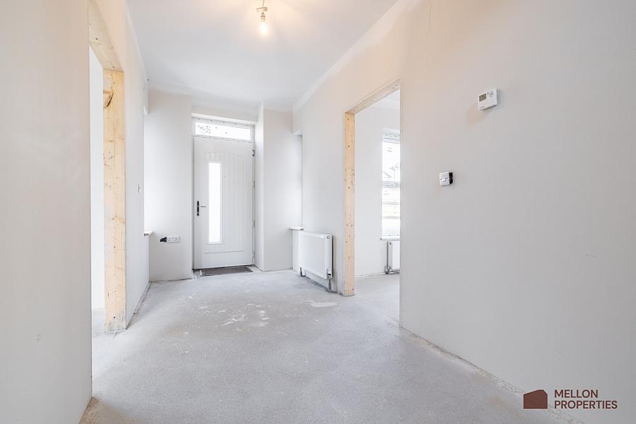 5 Dergmoney Manor