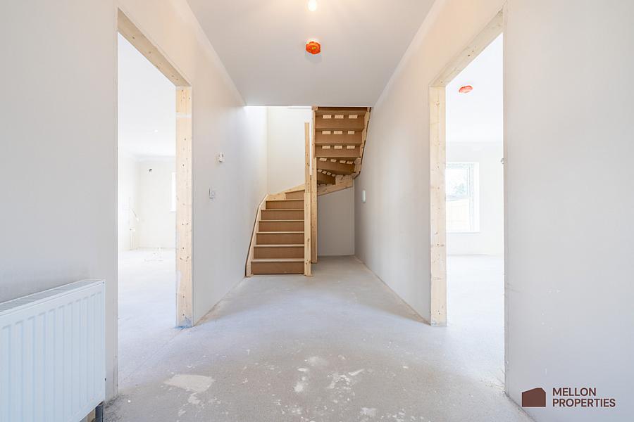 5 Dergmoney Manor