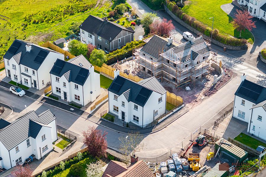 2 Dergmoney Manor