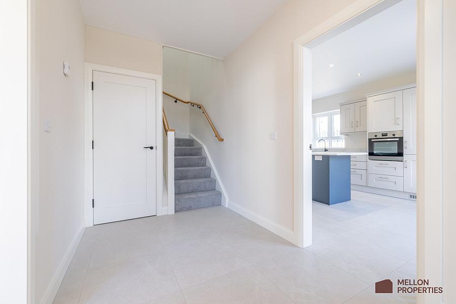 2 Dergmoney Manor