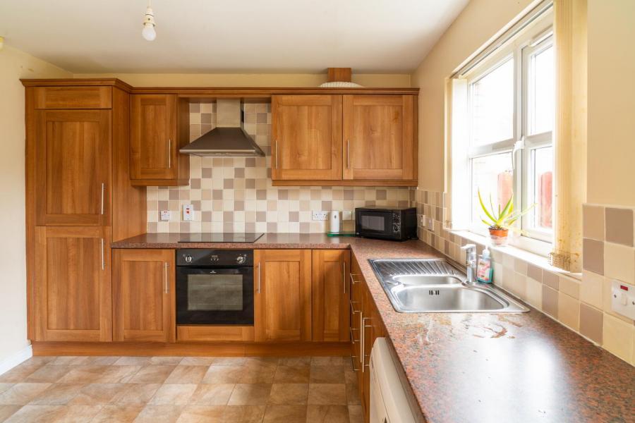 62 Silverwood Leaves