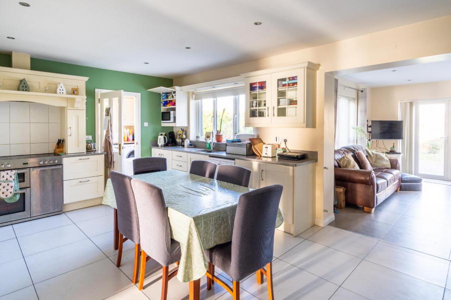 169 Charlestown Road