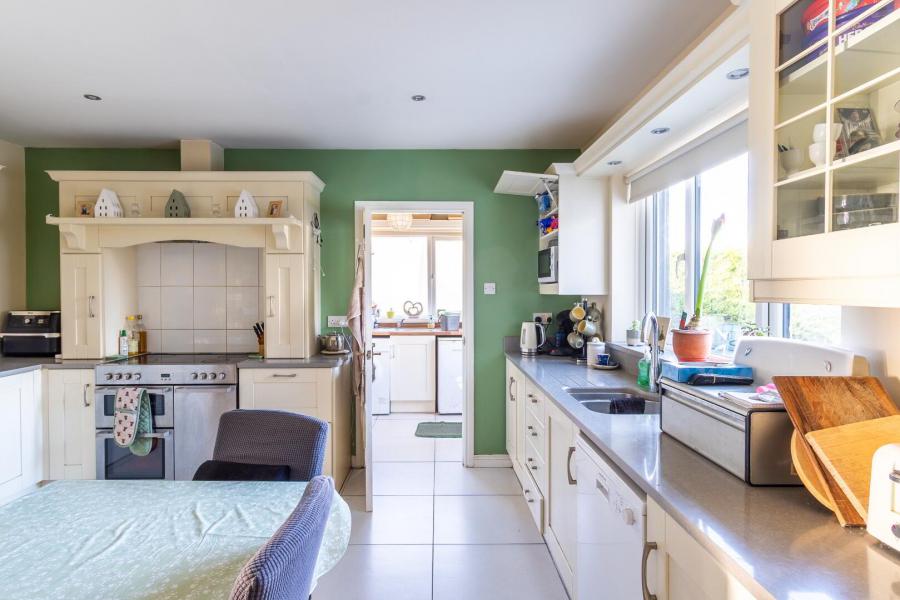 169 Charlestown Road