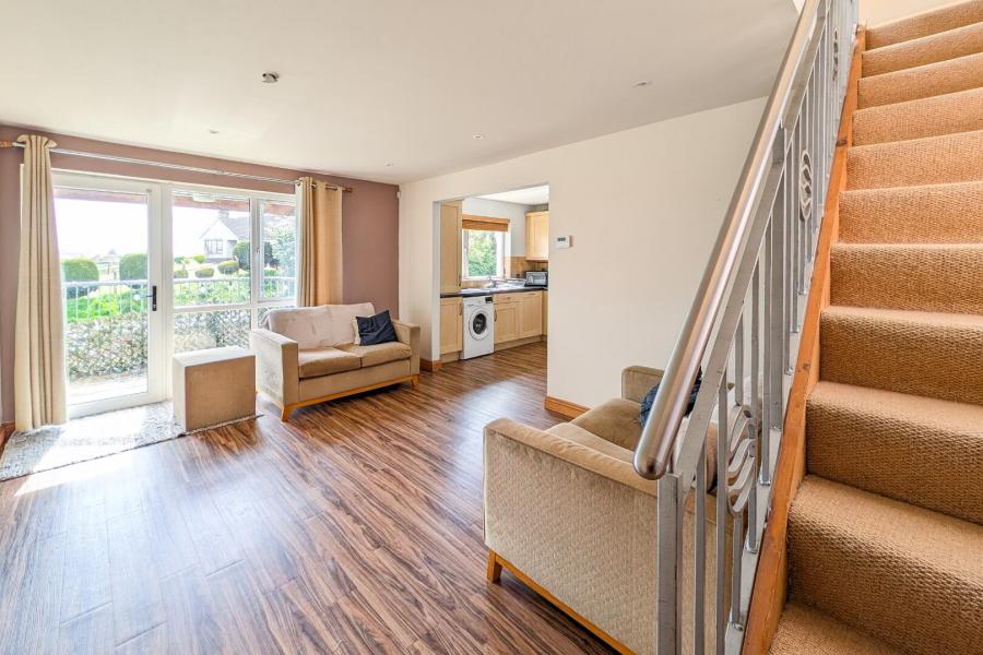 8 Silverwood Court