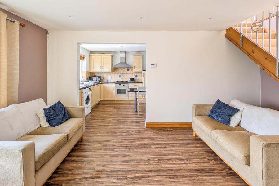 8 Silverwood Court
