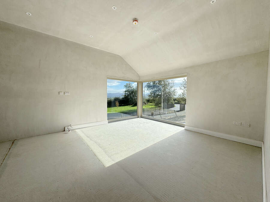 35 Lisnacroppin Road