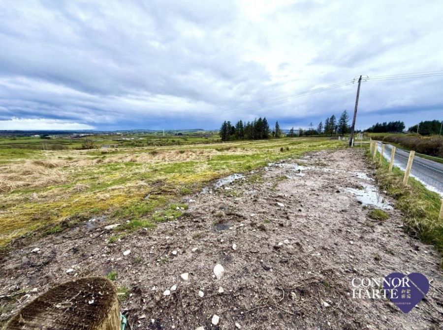 Lands At Gortscraheen/Loughnamarve