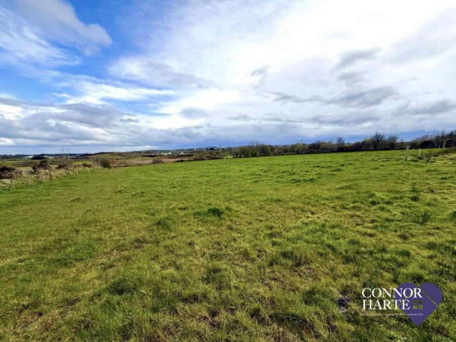 Lands At Gortscraheen/Loughnamarve