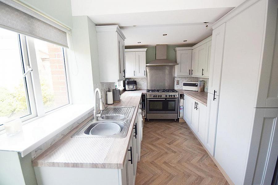 38 Enagh Park
