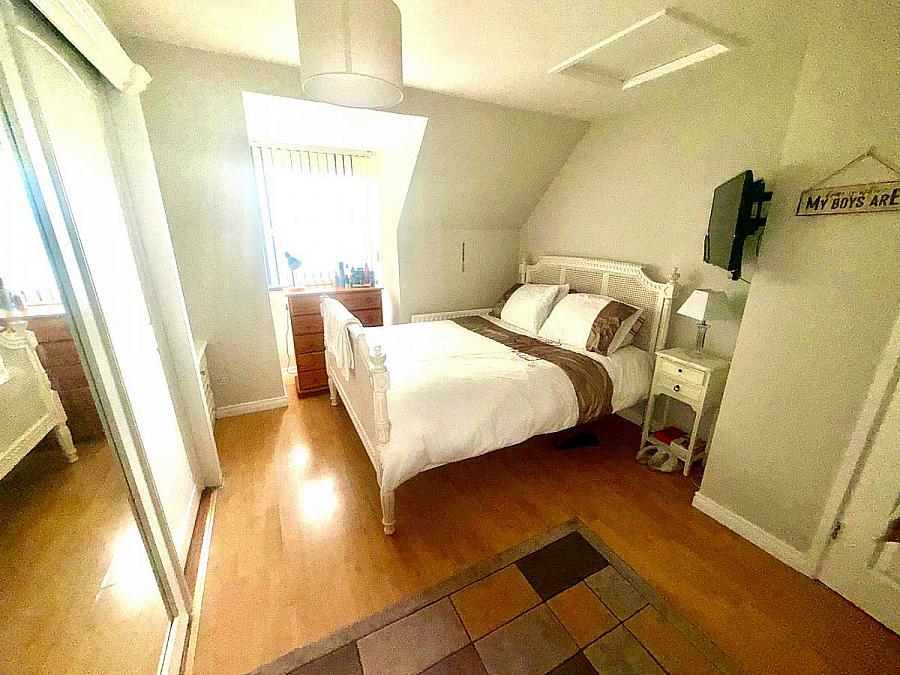111 Whitehill Park