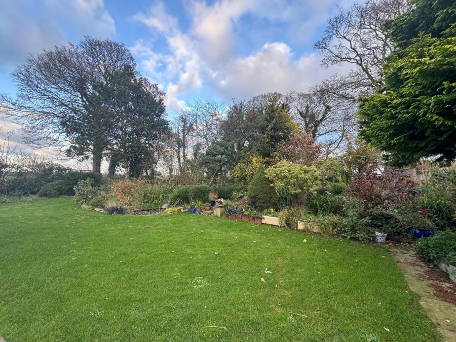 59 Carncullough Road