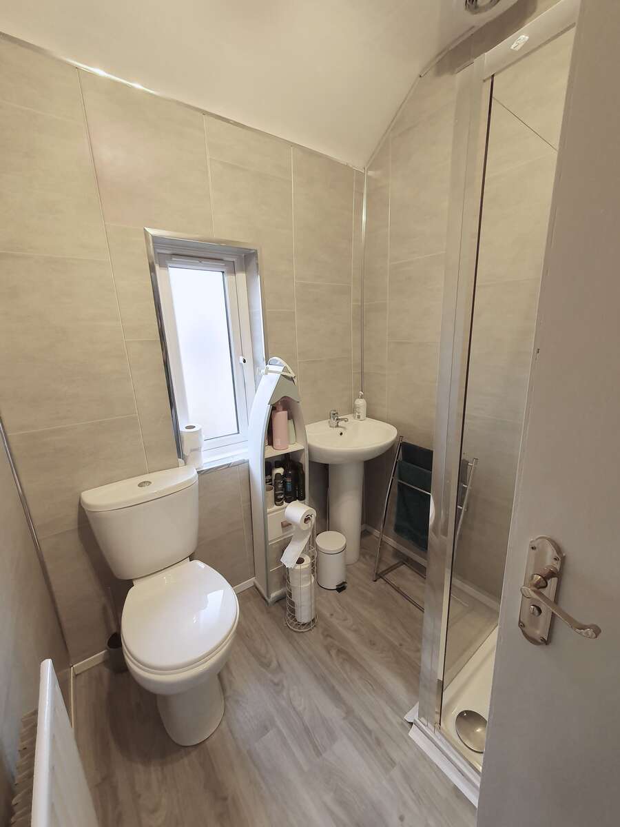 Medium Term Stratford Gardens