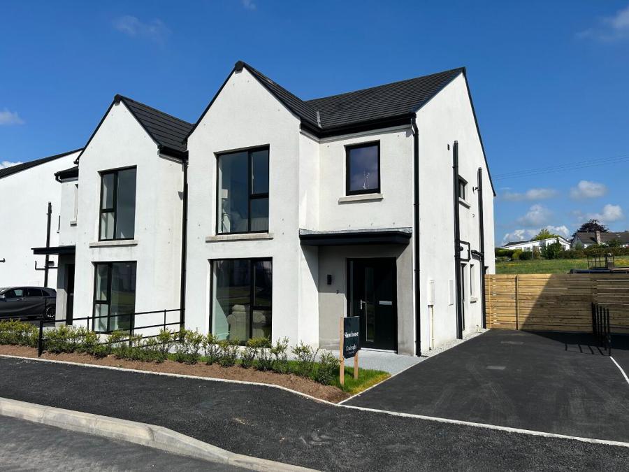 63, 63 Coolreaghs Manor