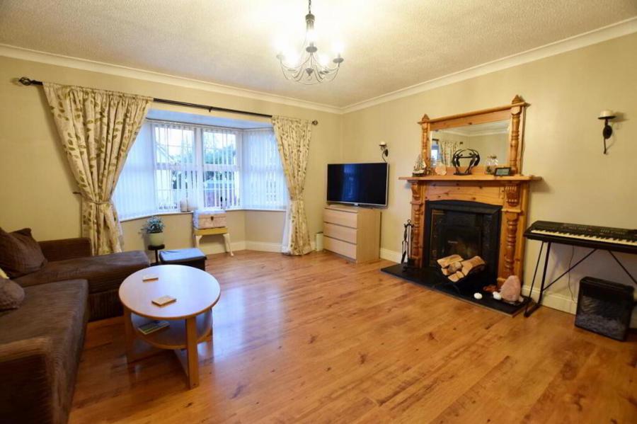 17 Wellbourne Crescent