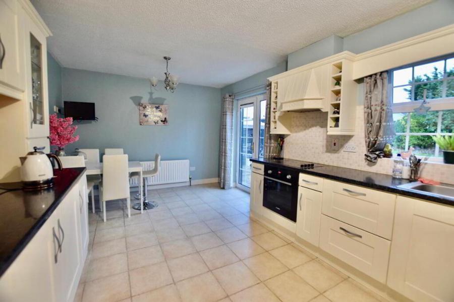 17 Wellbourne Crescent