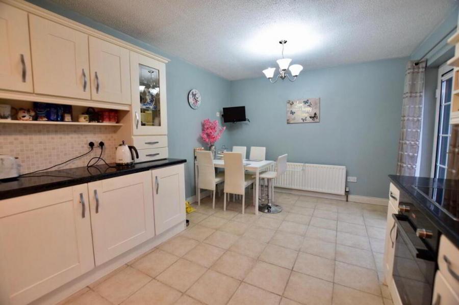 17 Wellbourne Crescent