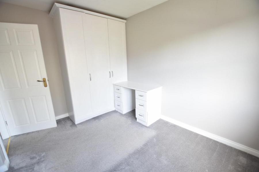 4 Westbury Crescent