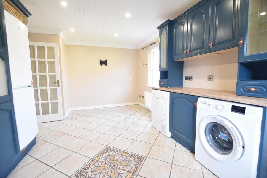 4 Westbury Crescent