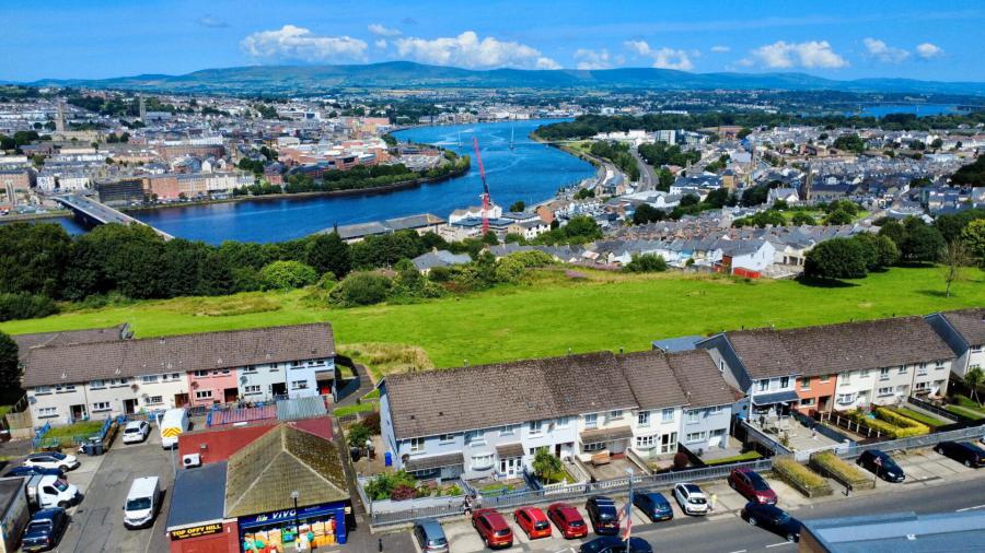 90 Strabane Old Road