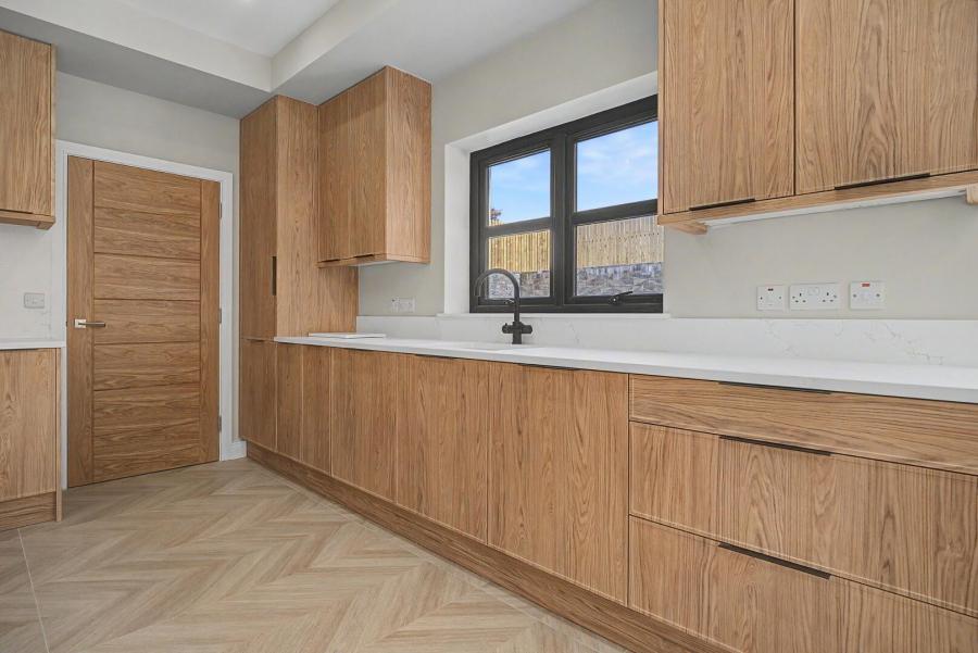 1, Tullyally Road, Waterside