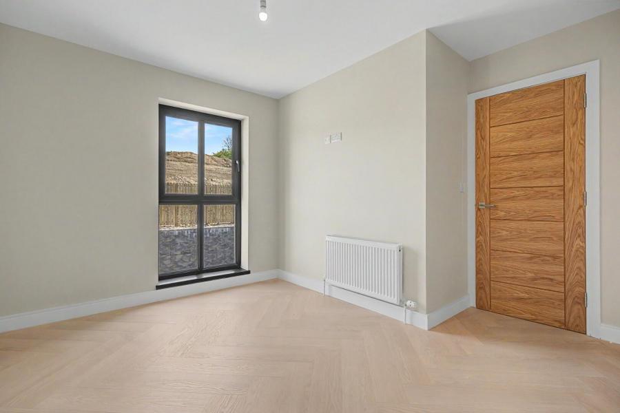 1, Tullyally Road, Waterside
