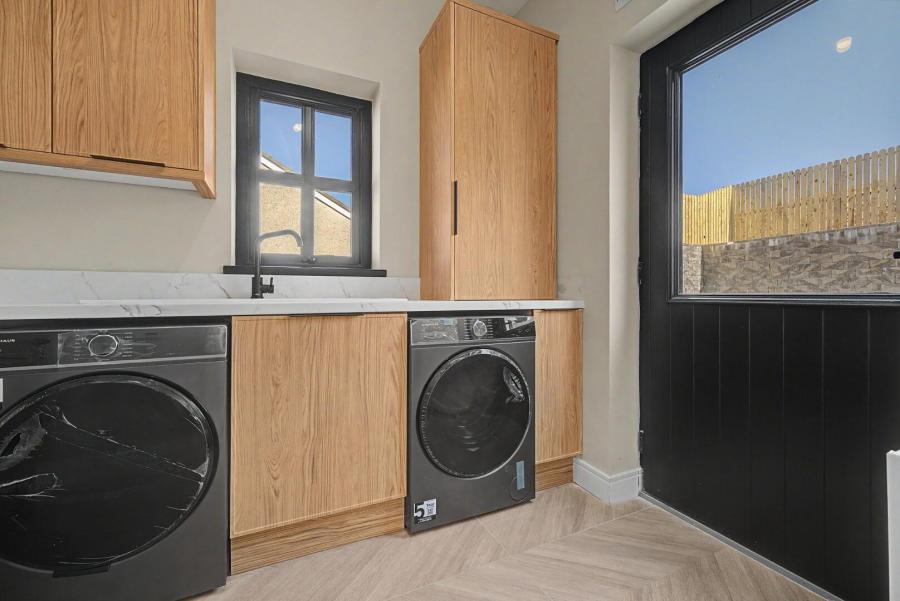 1, Tullyally Road, Waterside