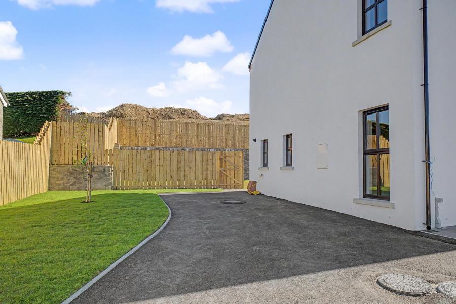 1, Tullyally Road, Waterside