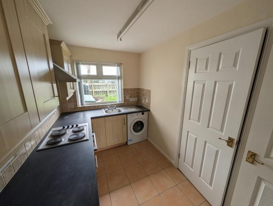 3 Hollymount Park