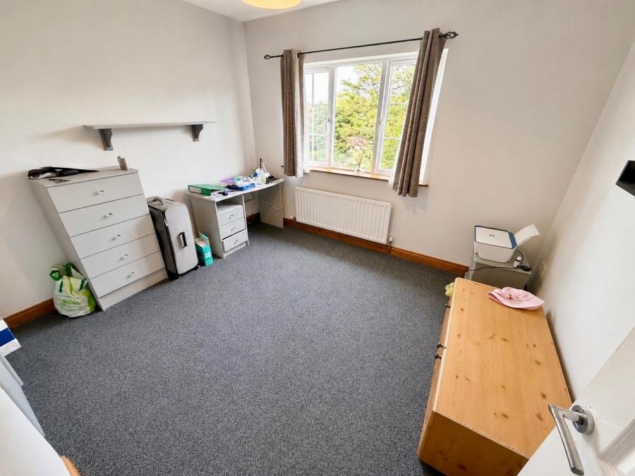 2 Millers Close