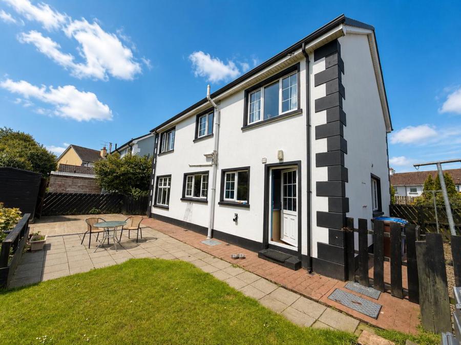 2 Millers Close