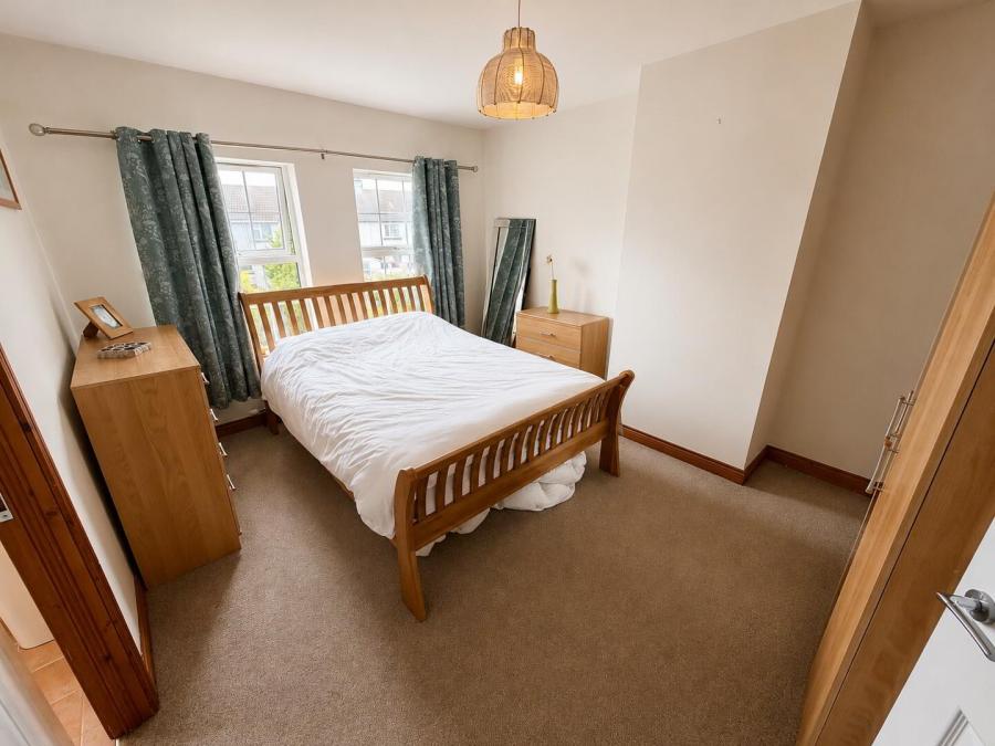 2 Millers Close