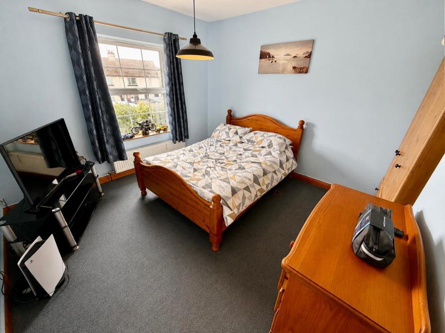 2 Millers Close