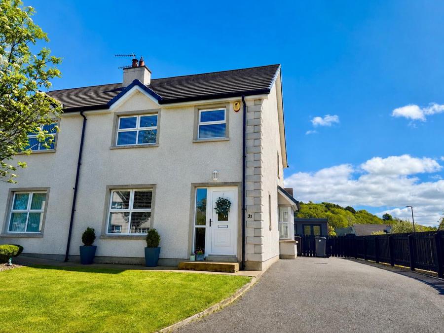 31 Dunnalong Manor