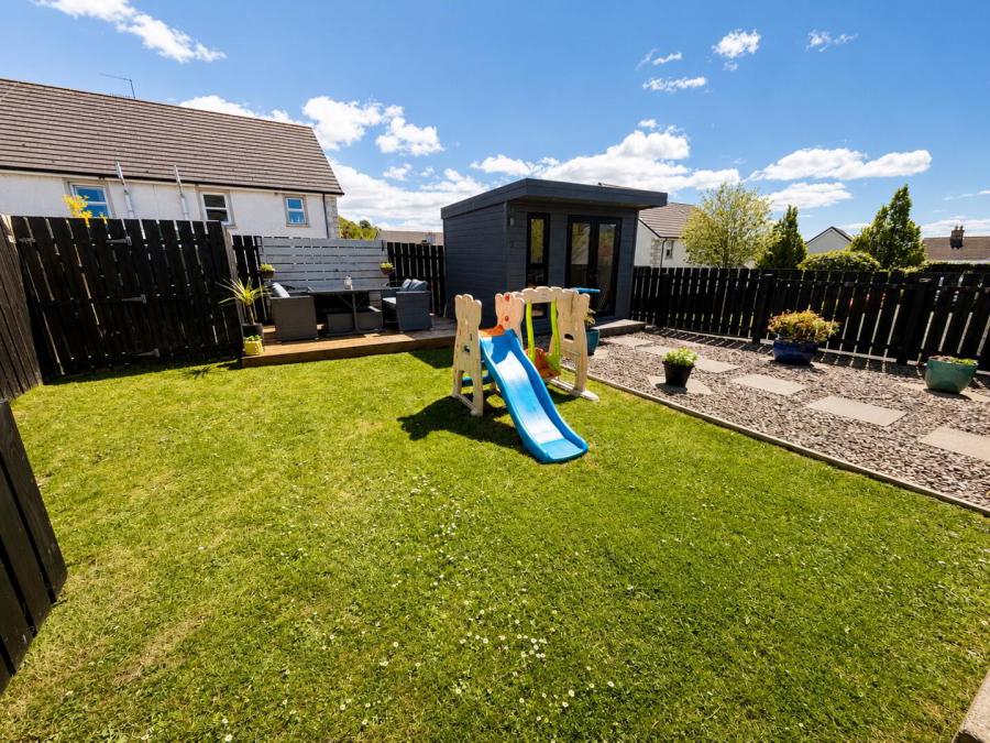 31 Dunnalong Manor