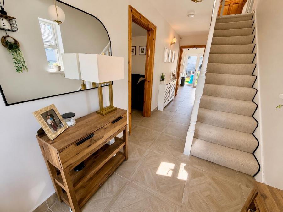 31 Dunnalong Manor