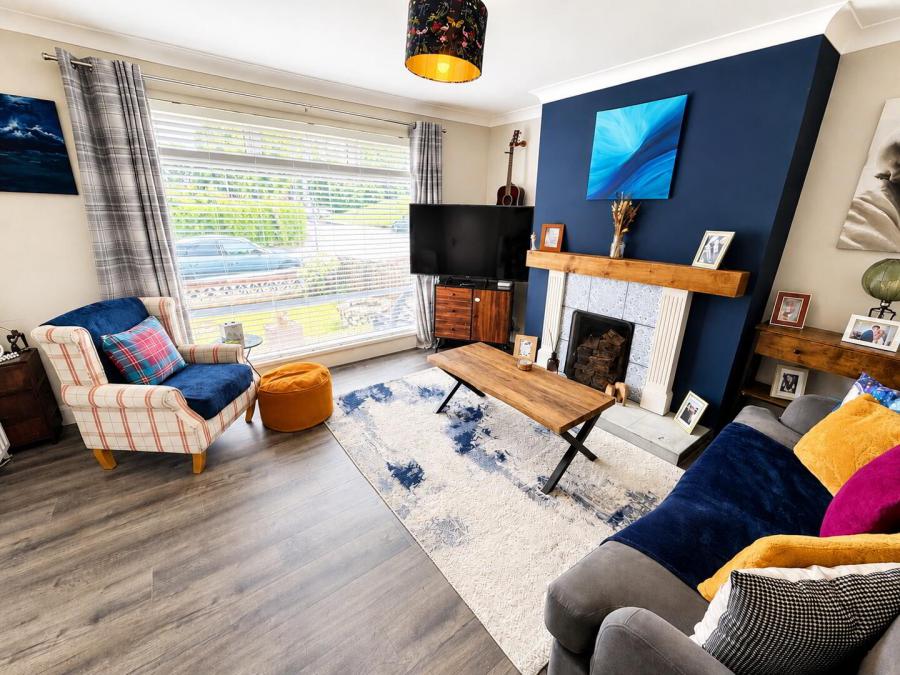 10 Erosmore Drive