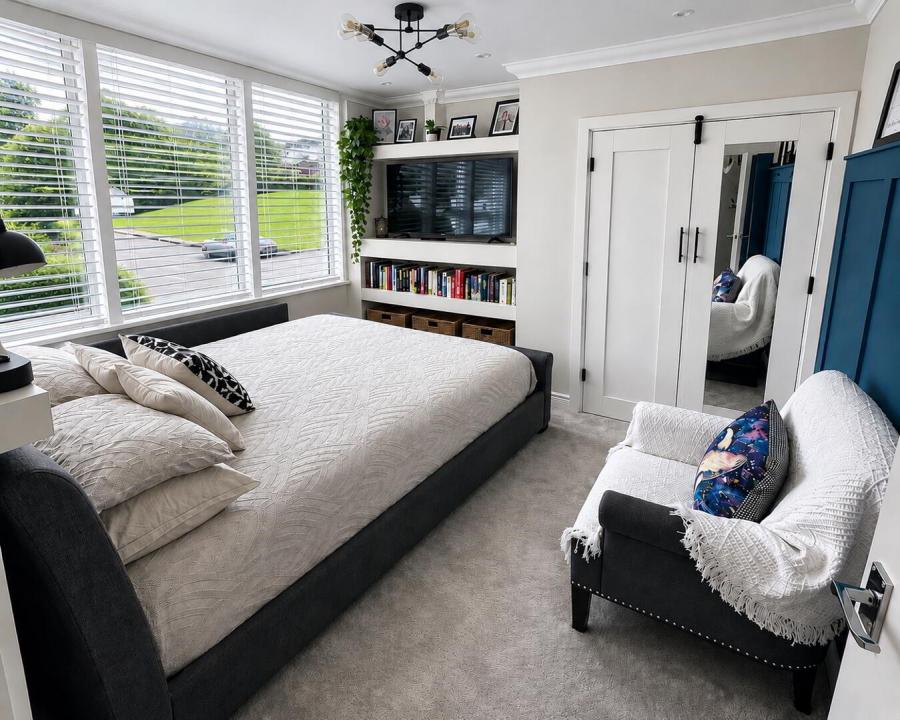 10 Erosmore Drive