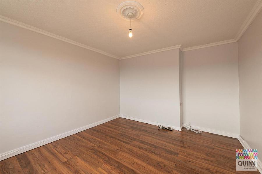 13 Woodland Crescent