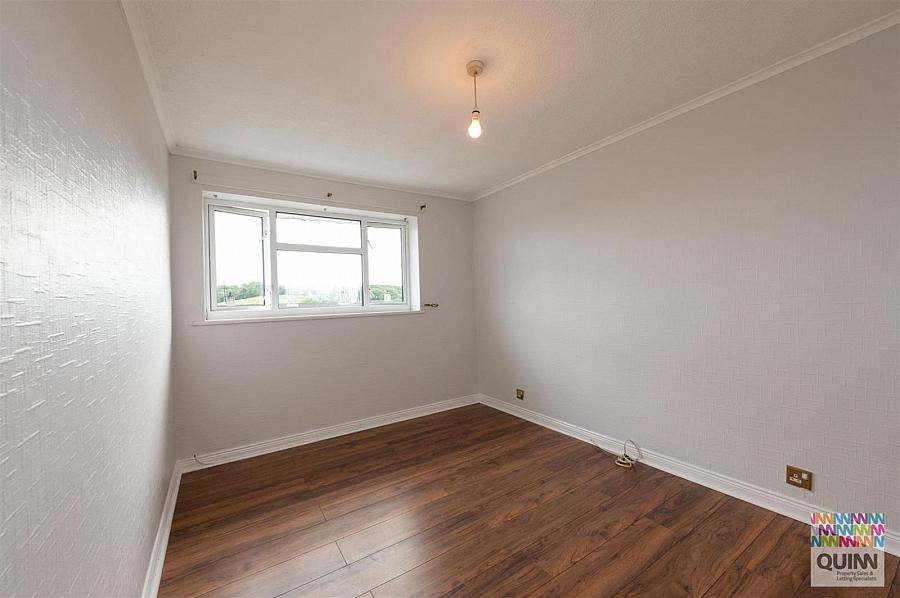 13 Woodland Crescent