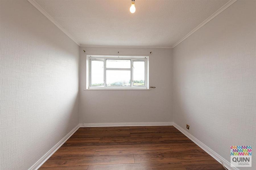 13 Woodland Crescent