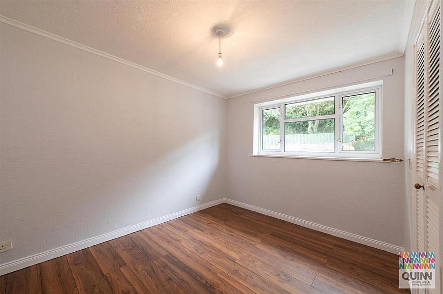 13 Woodland Crescent