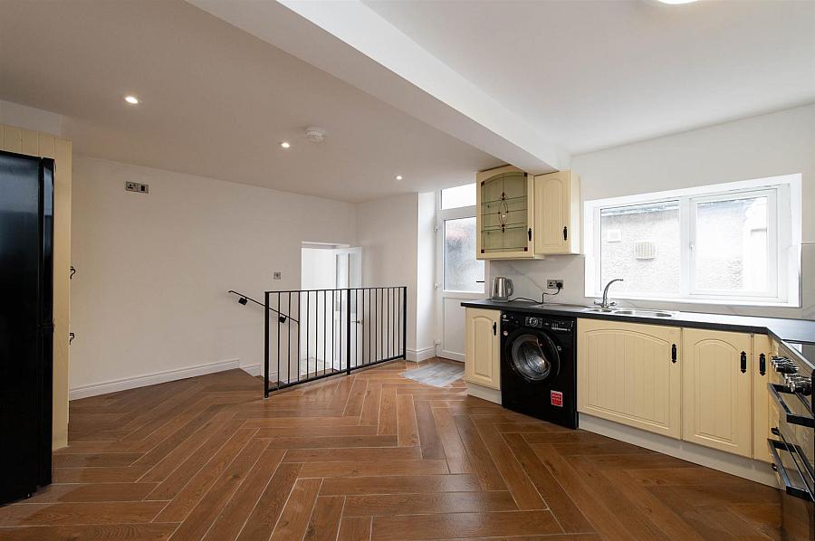 1B New Bridge Street