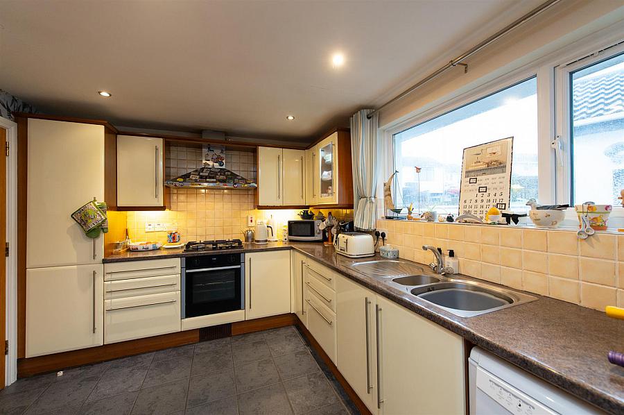 11 Inishbeg