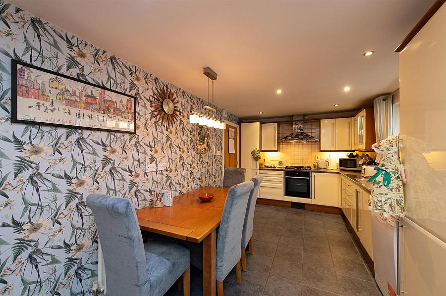 11 Inishbeg