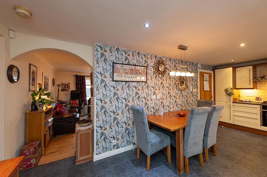 11 Inishbeg