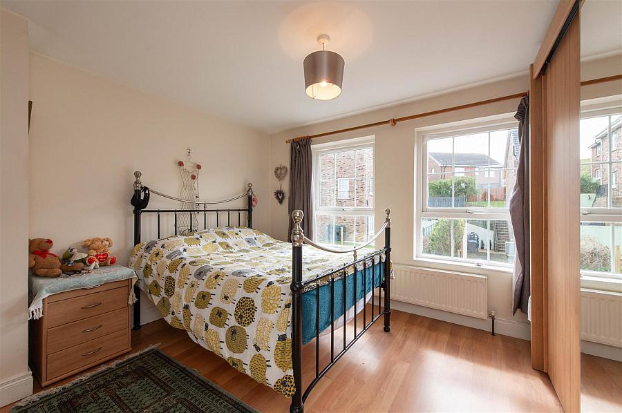 9 Demesne Park